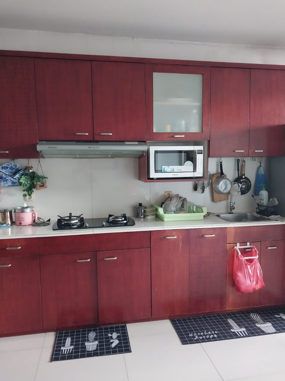 Jual ruko strategis dengan tempat tinggal di Bona Indah Plaza