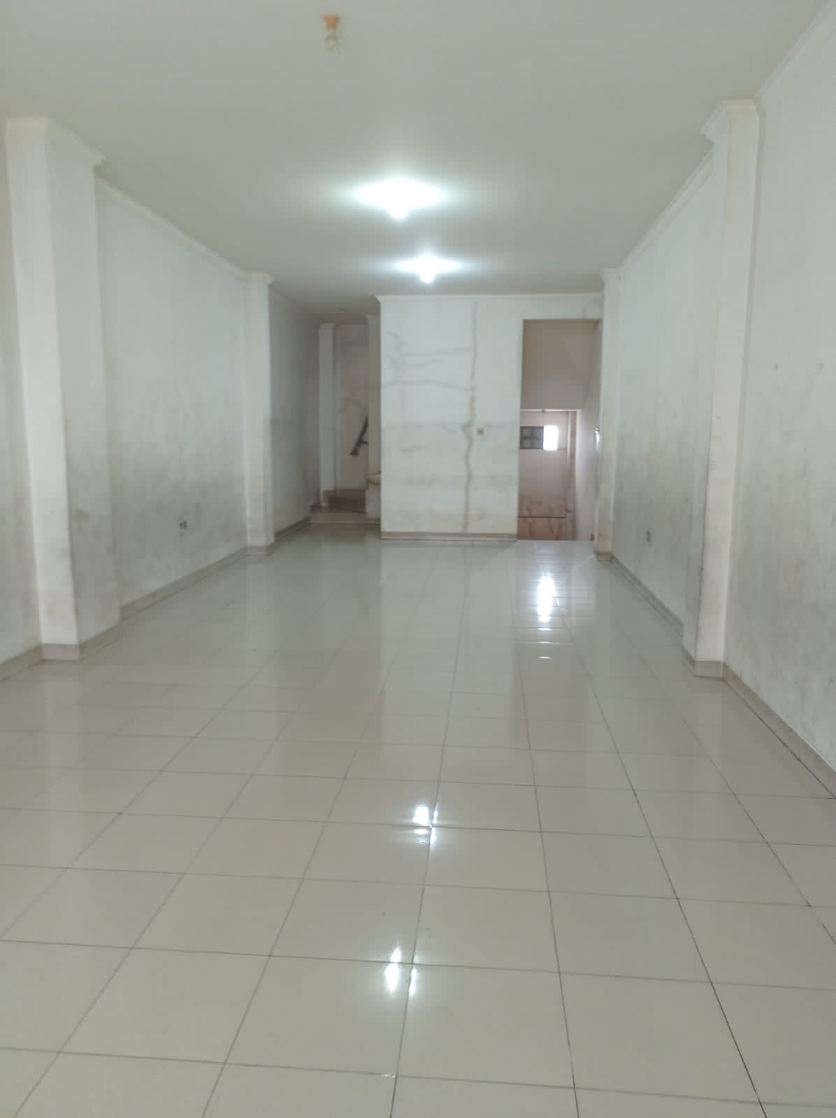 Sewakan ruko 4 lantai di Slipi, Palmerah, Jakarta Barat