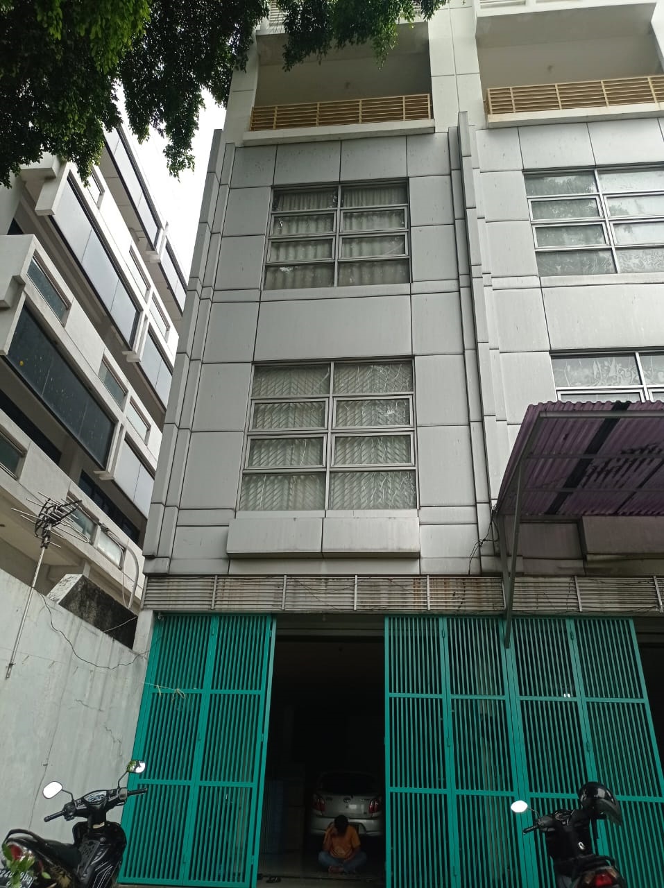 Sewakan ruko 4 lantai di Slipi, Palmerah, Jakarta Barat