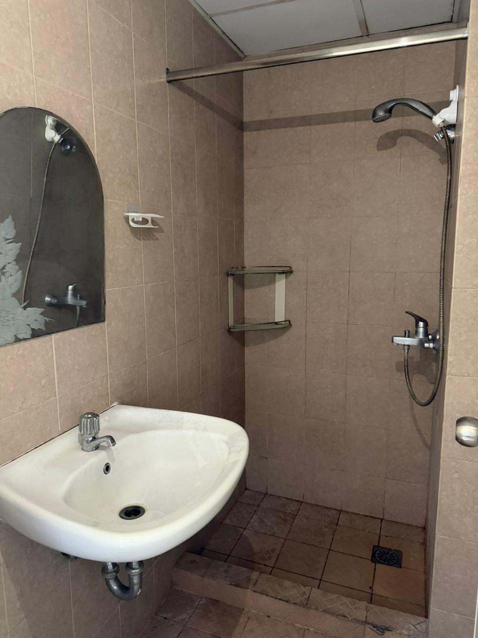 Jual Cepat Apartemen Studio Metropolis Furnished dkt Ubaya