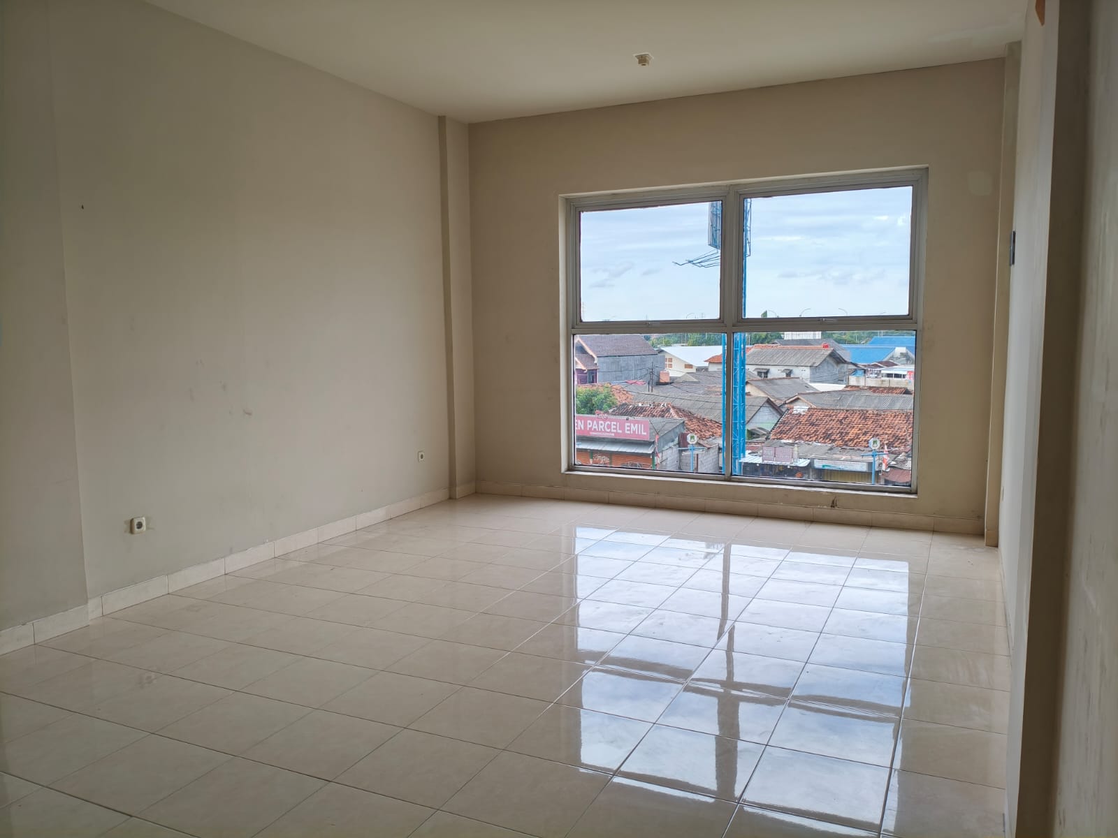 Jual ruko murah di jln. M.H.Thamrin, Panunggangan, Pinang, Kota