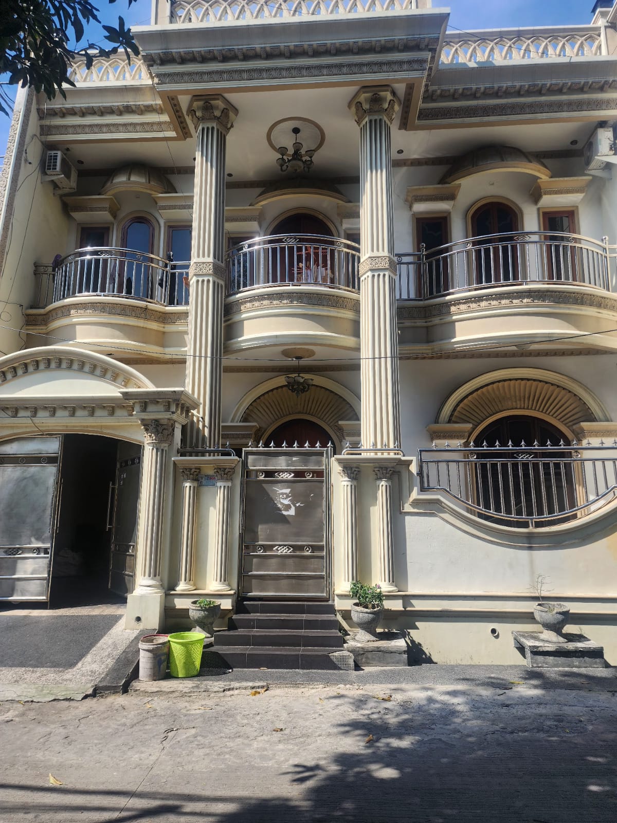 Jual Rumah Klasik di Komplek Cantik, Koja, Rawa Badak, Jakarta U