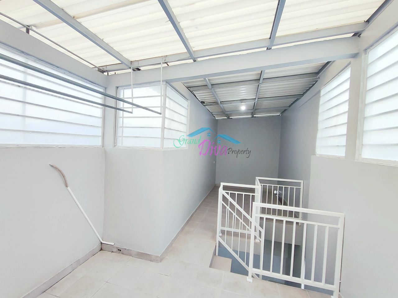 RUMAH BAGUS BARU RENOVASI DI CLUSTER THE REGENT RESIDENCE BEKASI