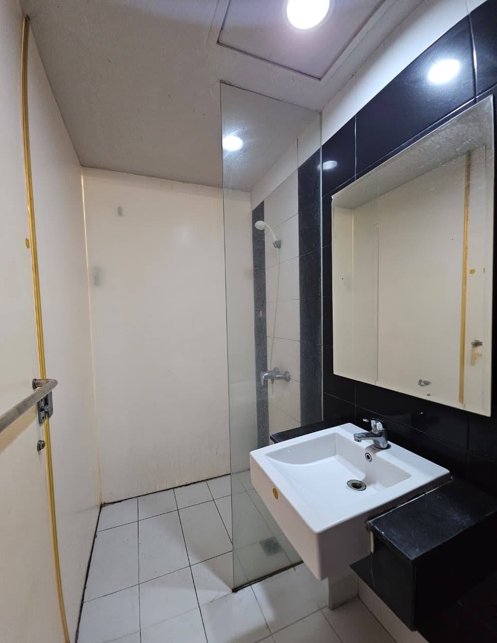 Dijual Apartemen THE SQUARE Lt 12 Surabaya dekat Univ Petra