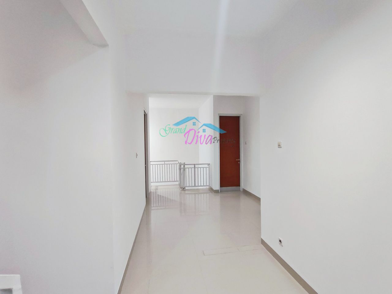 RUMAH BAGUS BARU RENOVASI DI CLUSTER THE REGENT RESIDENCE BEKASI