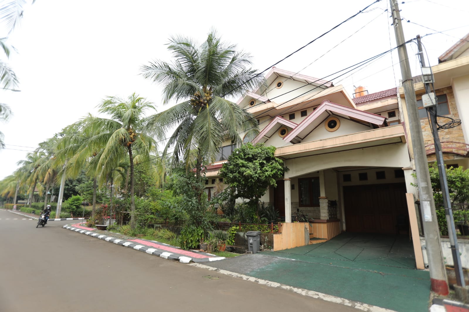 Rumah mewah dan tanah 400 m2 Gema Pesona Estate Depok
