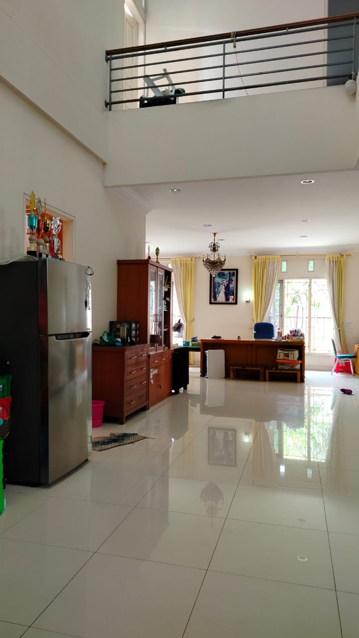 Jual rumah luas dan nyaman di Wisma Ratu 5,Jatimakmur,PondokGede