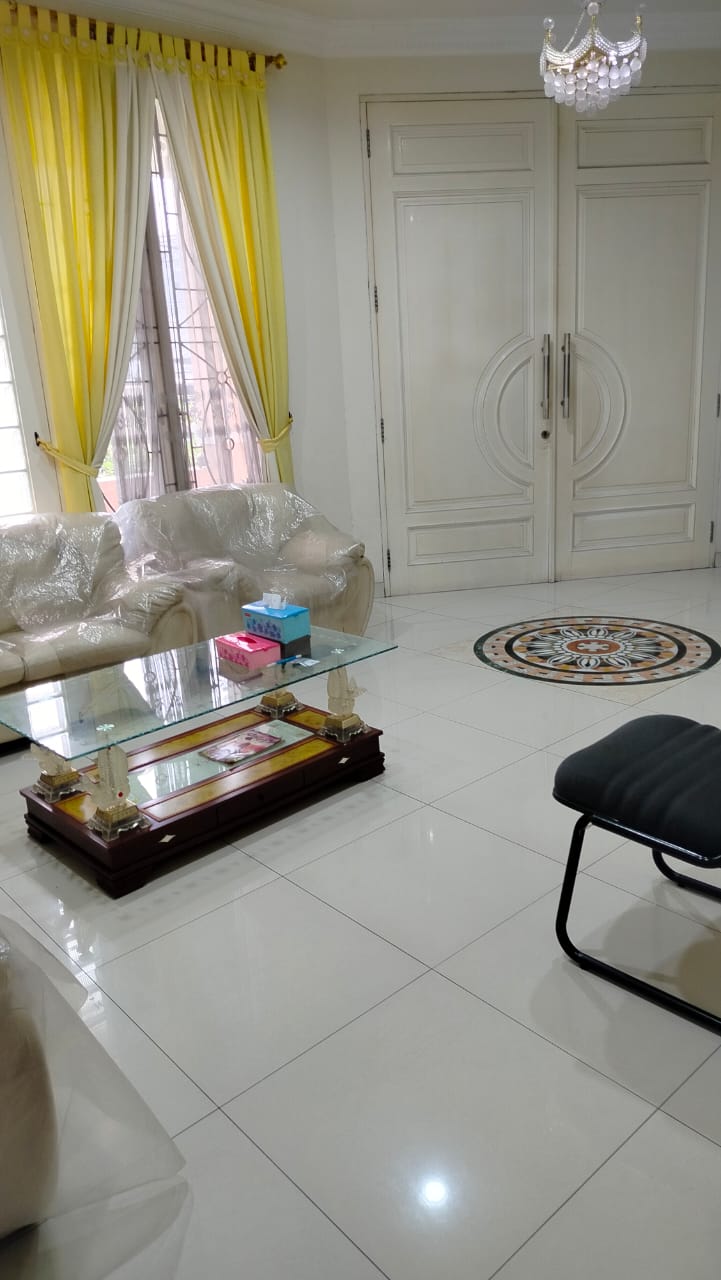 Jual rumah luas dan nyaman di Wisma Ratu 5,Jatimakmur,PondokGede