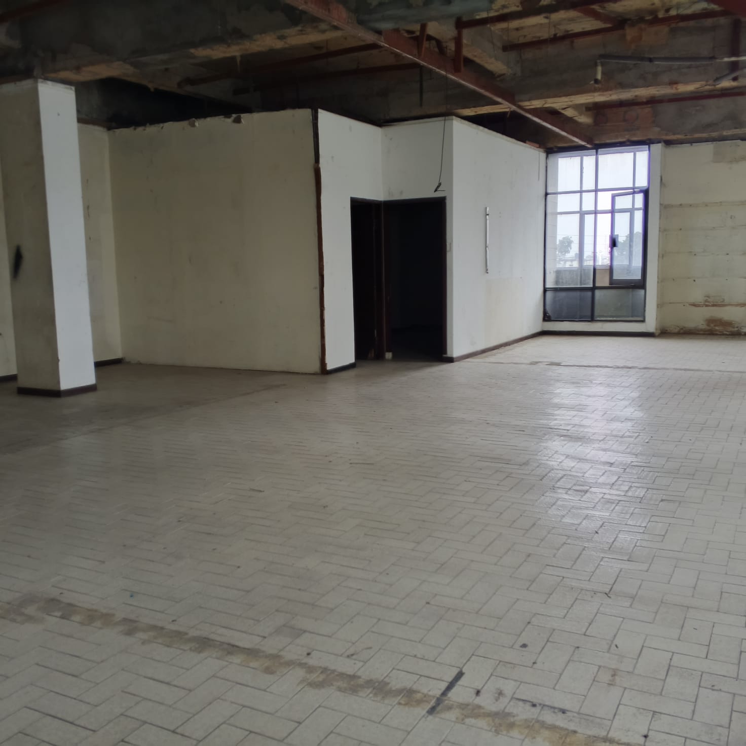 Disewakan Gedung di Mampang Prapatan, Jakarta Selatan