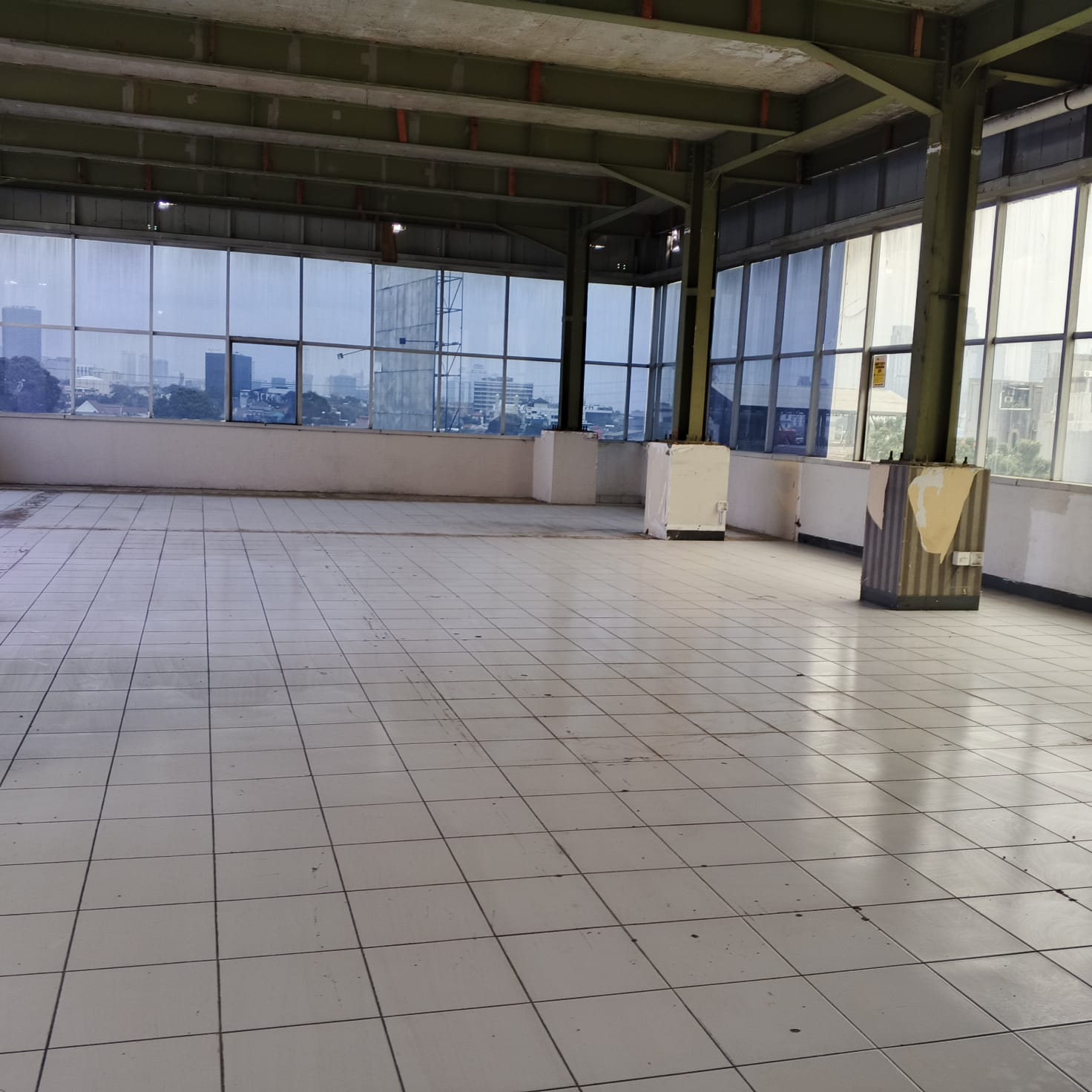 Disewakan Gedung di Mampang Prapatan, Jakarta Selatan