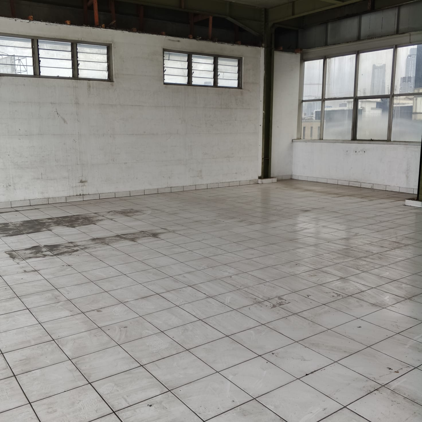 Disewakan Gedung di Mampang Prapatan, Jakarta Selatan