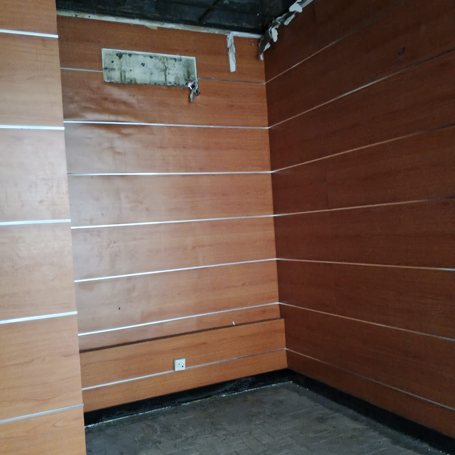 Disewakan Gedung di Mampang Prapatan, Jakarta Selatan
