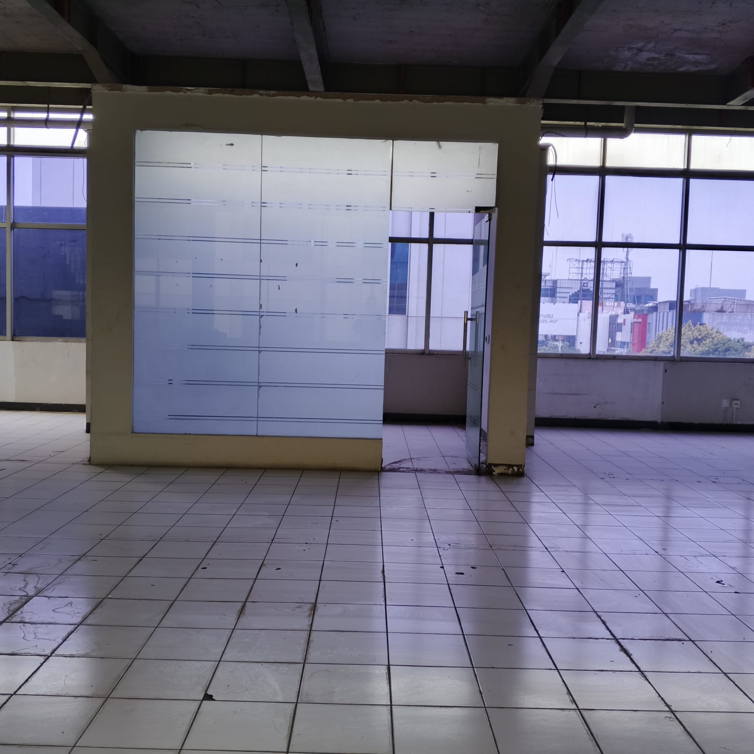 Disewakan Gedung di Mampang Prapatan, Jakarta Selatan