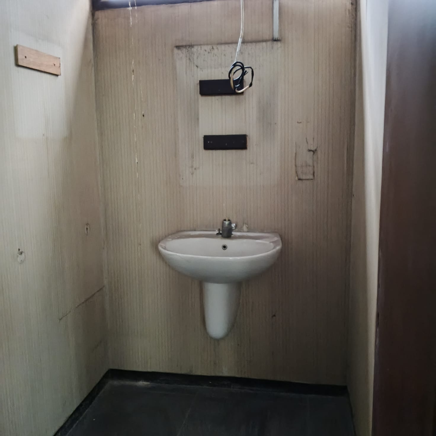 Disewakan Gedung di Mampang Prapatan, Jakarta Selatan