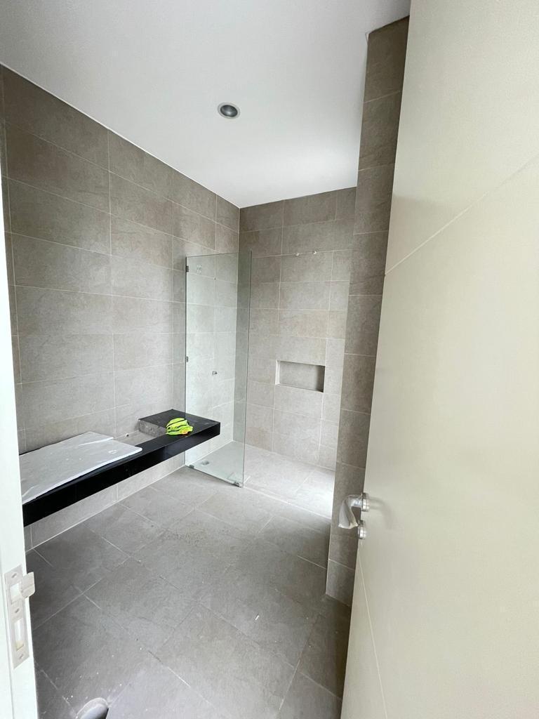 Sewa Rumah 3KT Baru Gress The Green lake Citraland dekat Pakuwon