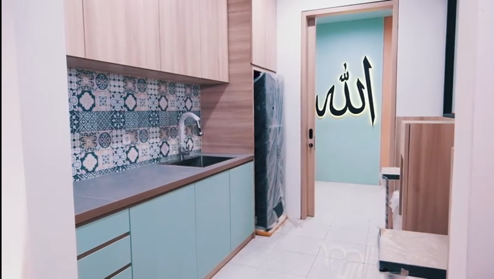 Dijual gedung mini kantor cantik beserta gudang di Pluit, Penjar