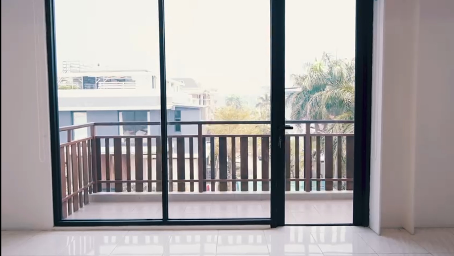 Dijual gedung mini kantor cantik beserta gudang di Pluit, Penjar