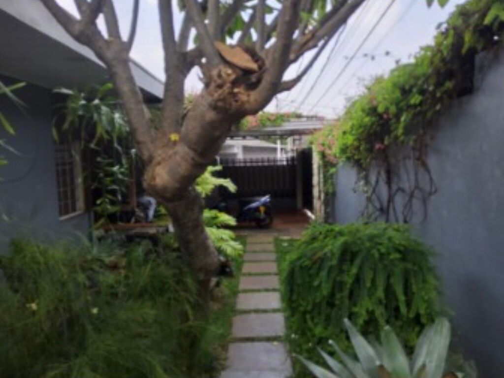 Jual rumah luas dan strategis di KomplekSamudra Indonesia,Jaksel