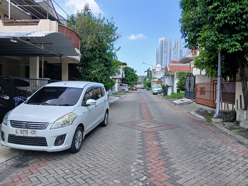 Dijual Rumah Siap Huni di Vila Valensia Pakuwon Indah, Surabaya