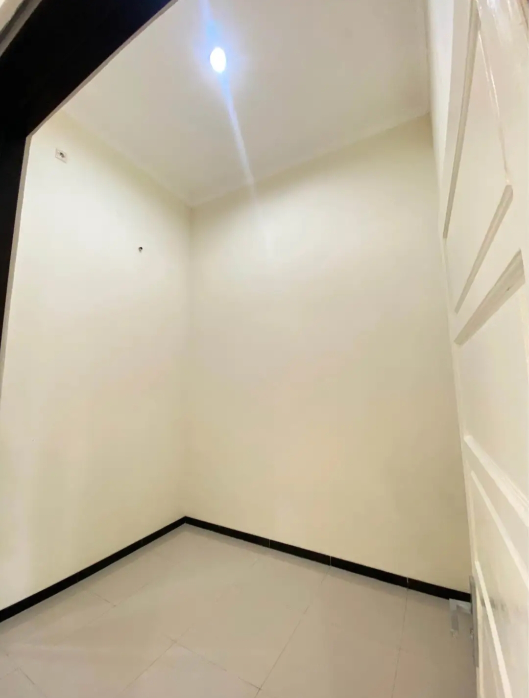 Jual Rumah Baru Raya Medokan Ayu SHM 2 lt Dekat kampus UPN