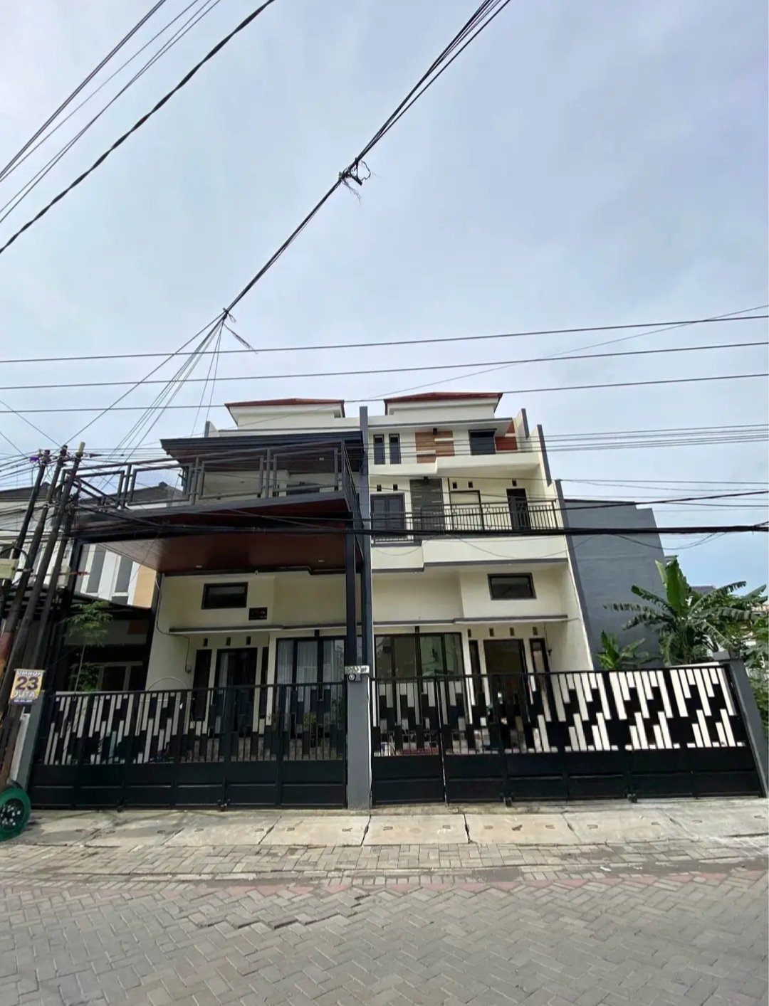 Jual Rumah Baru Raya Medokan Ayu SHM 2 lt Dekat kampus UPN