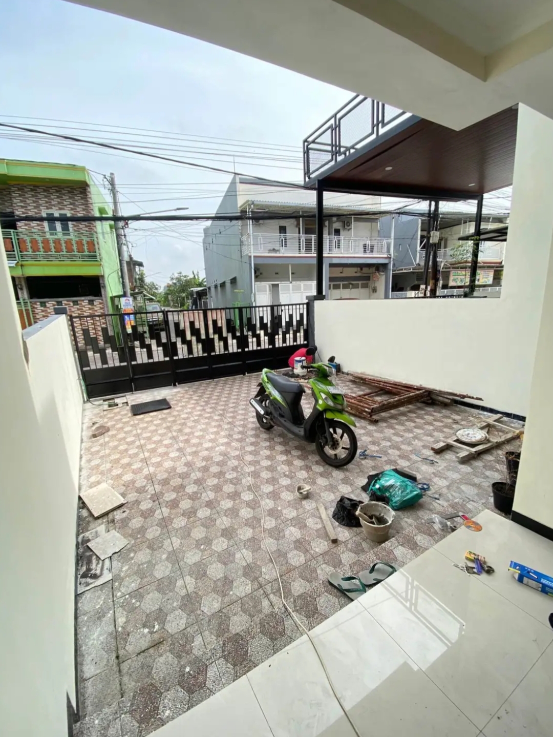 Jual Rumah Baru Raya Medokan Ayu SHM 2 lt Dekat kampus UPN