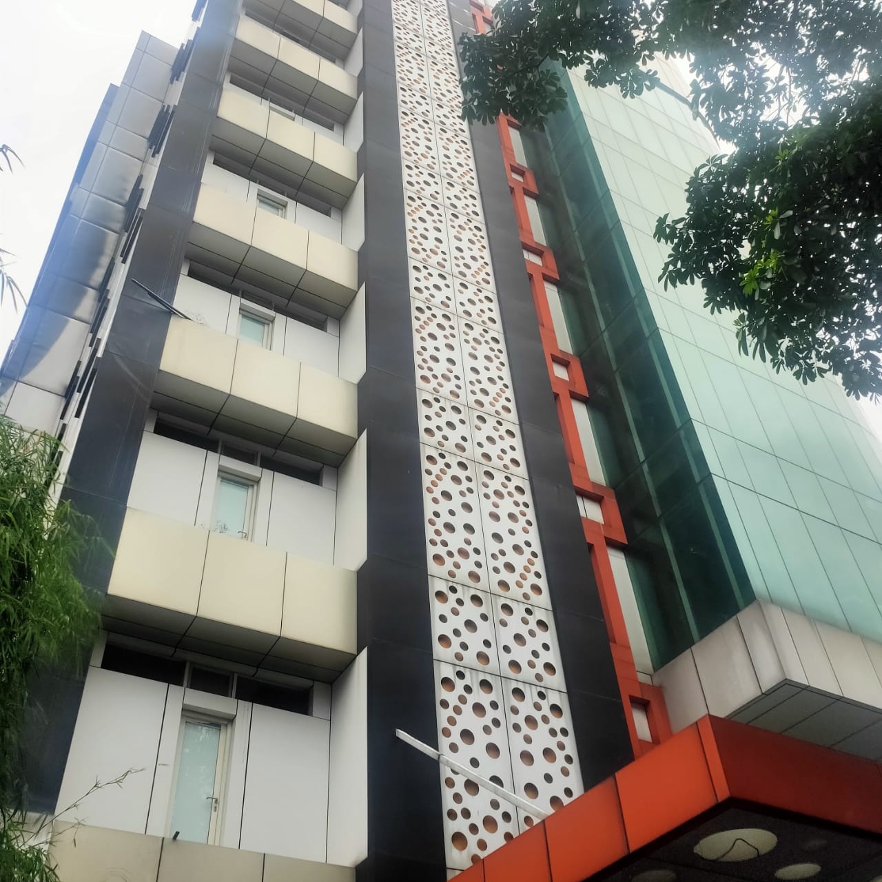 Dijual dan Sewa gedung strategis di Mampang Prapatan, Jakarta Se