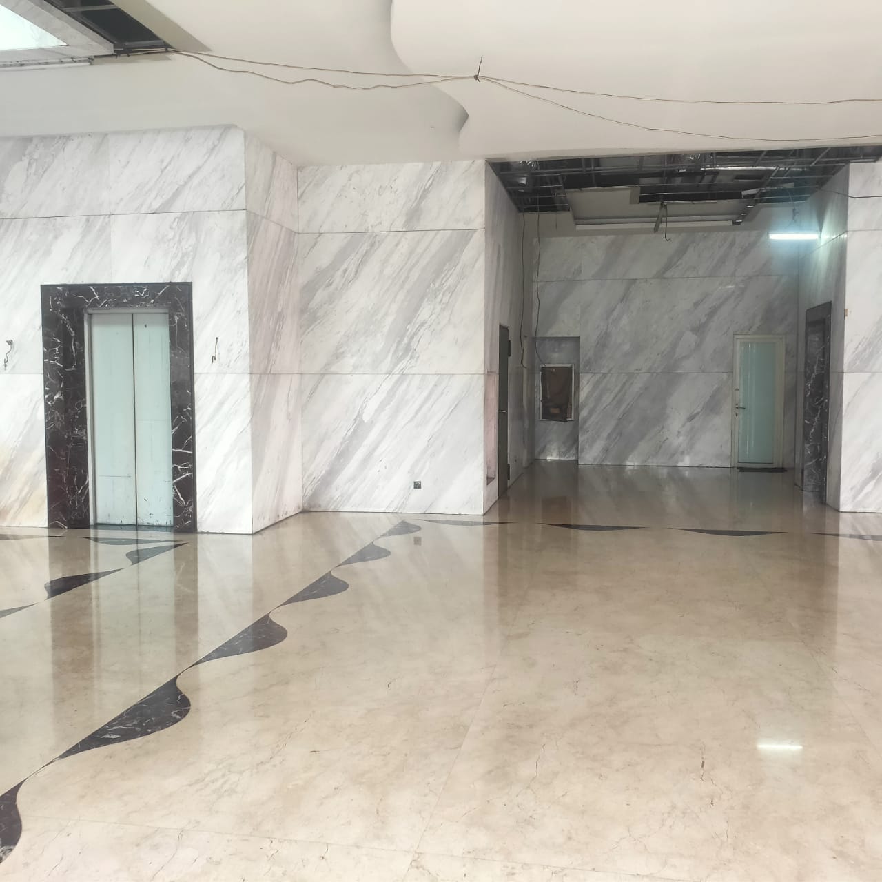 Dijual dan Sewa gedung strategis di Mampang Prapatan, Jakarta Se