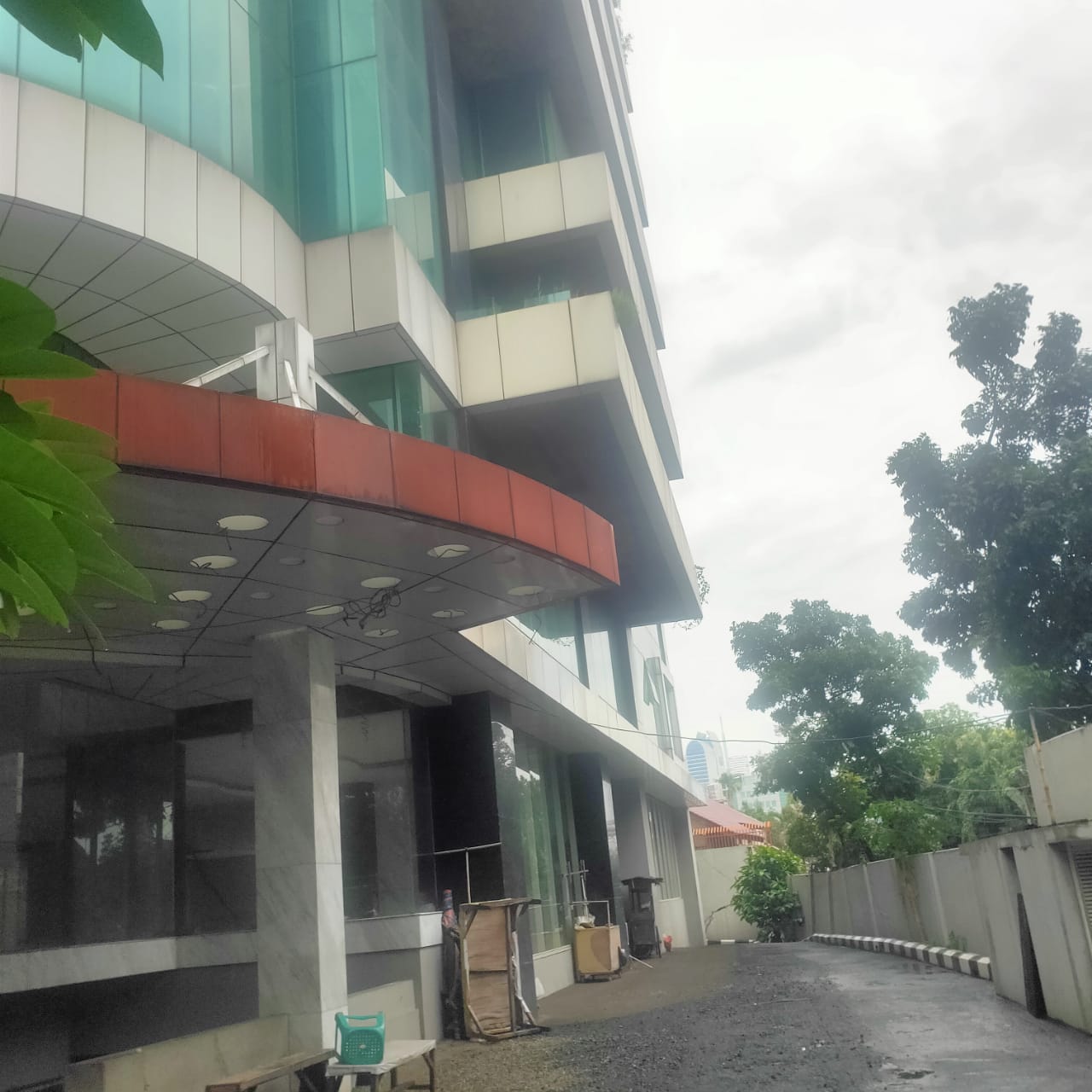 Dijual dan Sewa gedung strategis di Mampang Prapatan, Jakarta Se