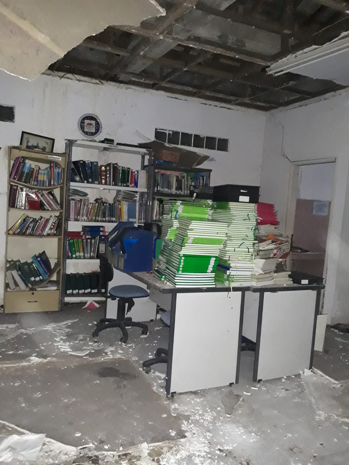 Dijual cepat Gedung butuh renov di Kelapa Dua Wetan, Ciracas, Ja
