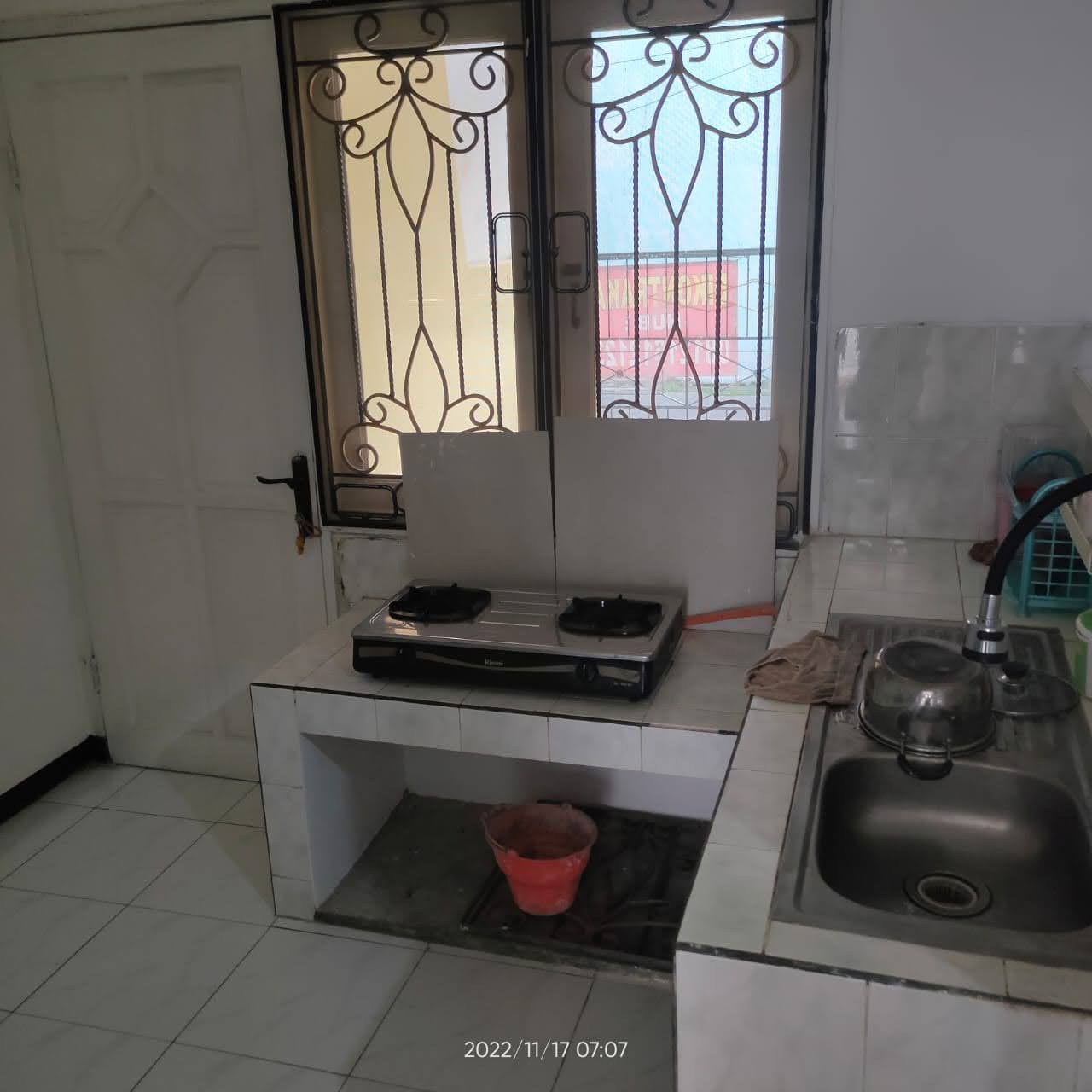 Sewa Rumah 3kt 2 Lt Lebak Indah SHM dekat Kenjeran, Pakuwon City