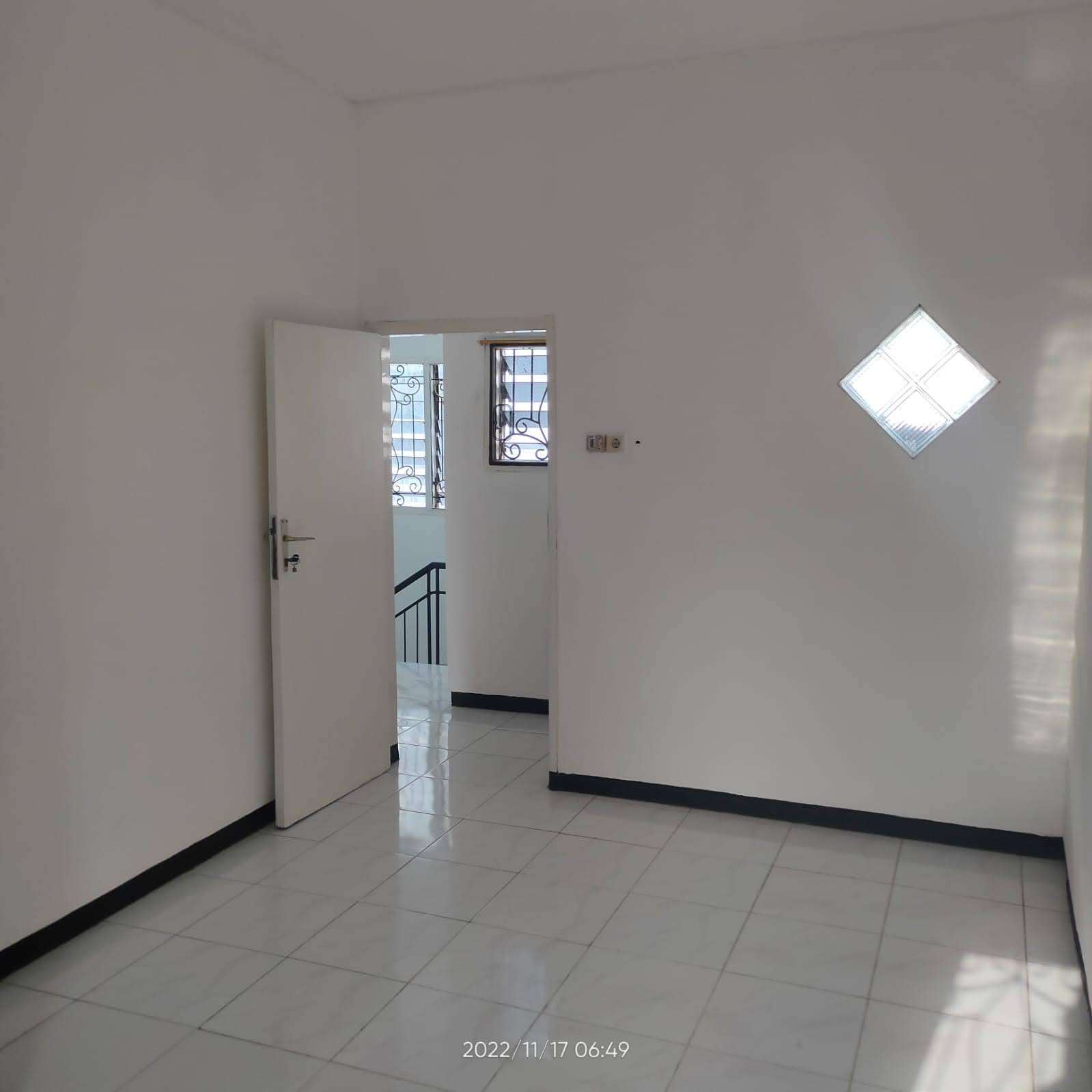 Sewa Rumah 3kt 2 Lt Lebak Indah SHM dekat Kenjeran, Pakuwon City