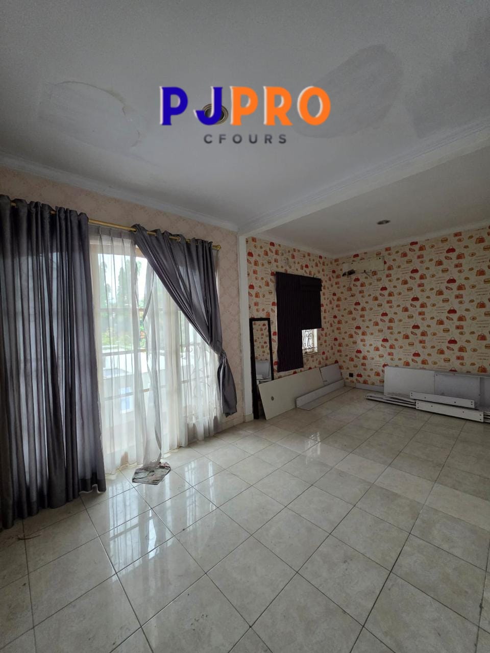 Dijual Cepat Rumah Area Bebas Banjir di Boulevard Hijau