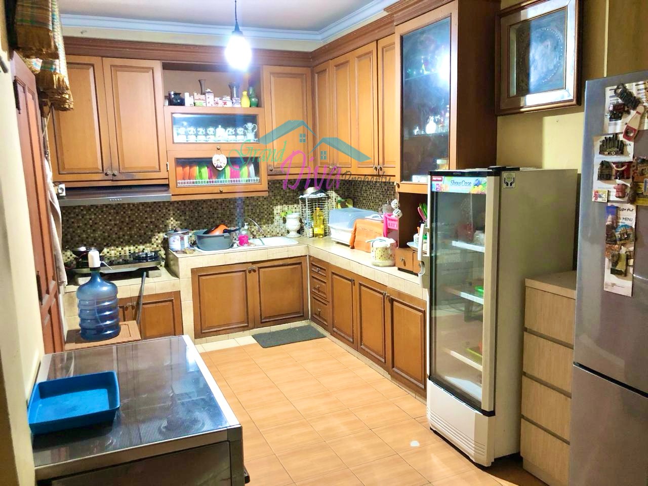 RUMAH HOOK BAGUS DAN LUAS DI JATIBENING ESTATE DEKAT STASIUN LRT