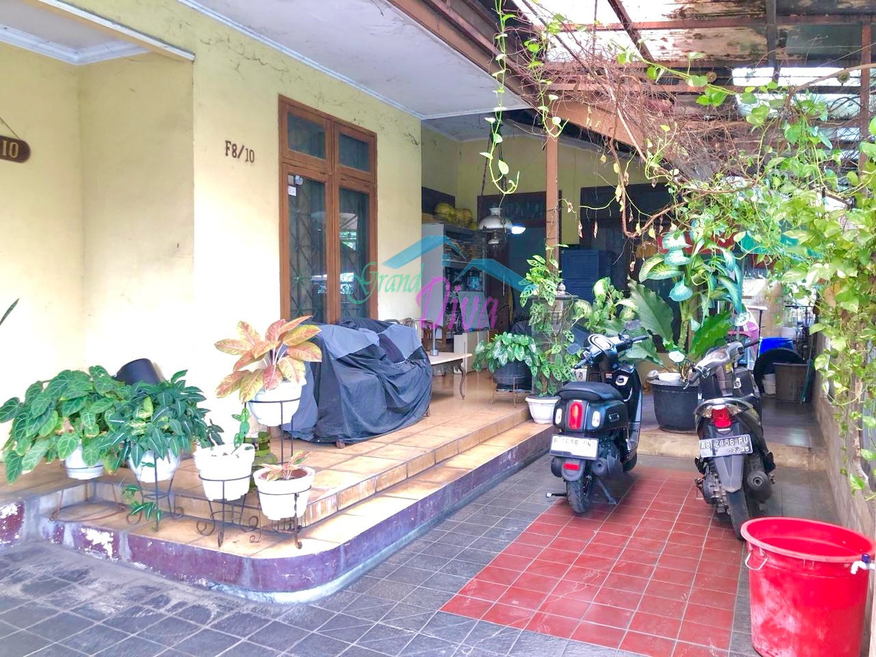 RUMAH HOOK BAGUS DAN LUAS DI JATIBENING ESTATE DEKAT STASIUN LRT