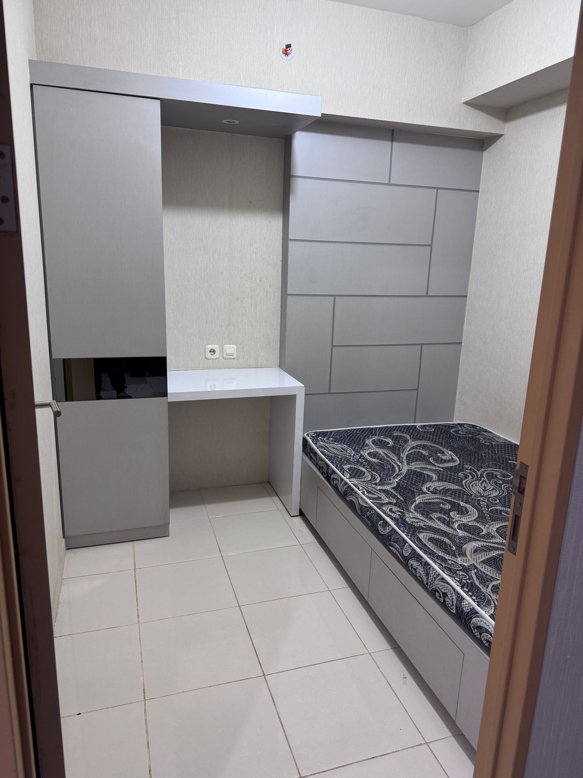 Jual Murah Apartemen 2BR  Furnish Educity H dekat PCM Gloria