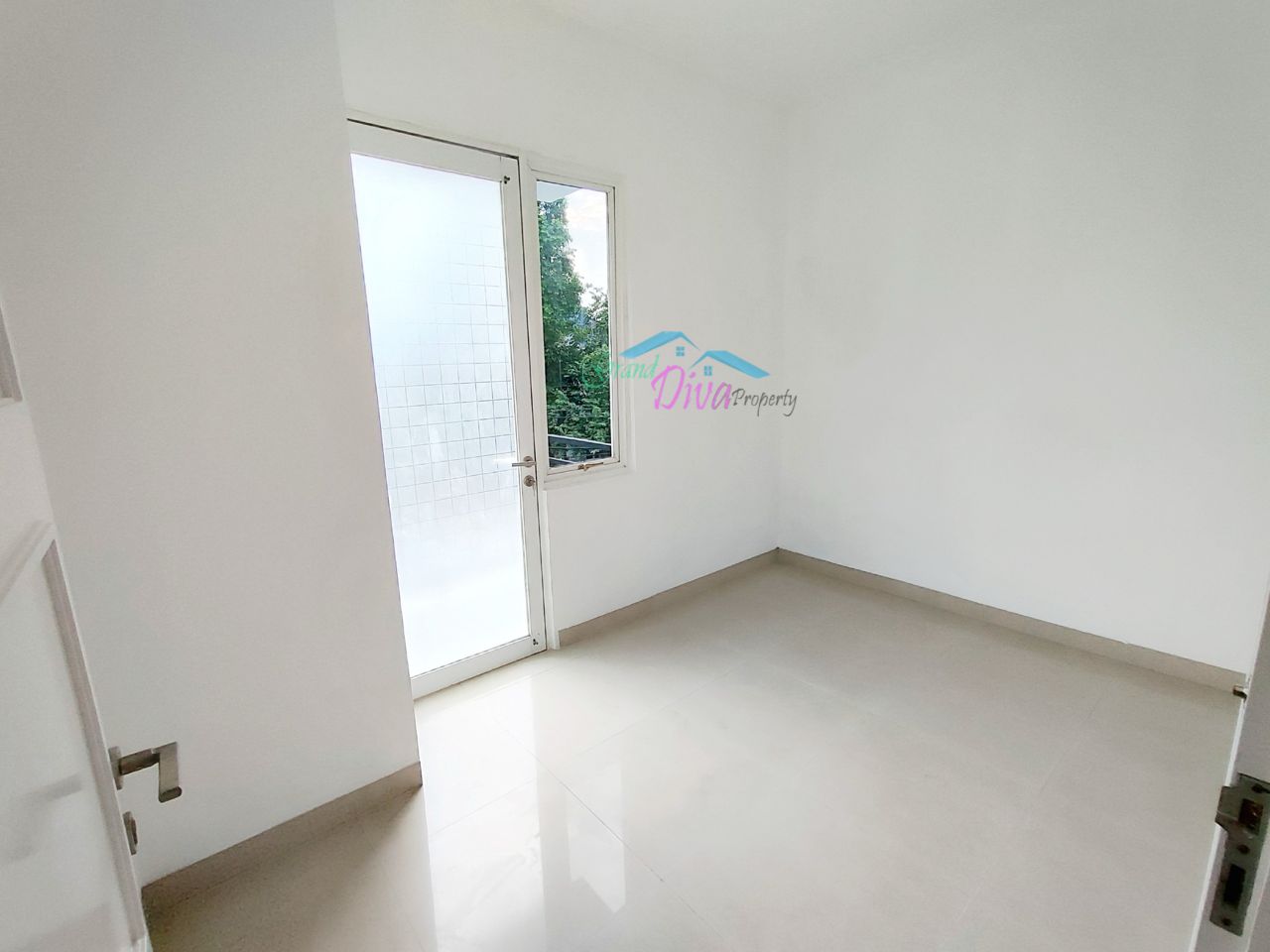 RUMAH BAGUS BARU DI RENOVASI DI PERUM GRAND SERPONG RESIDENCE 2