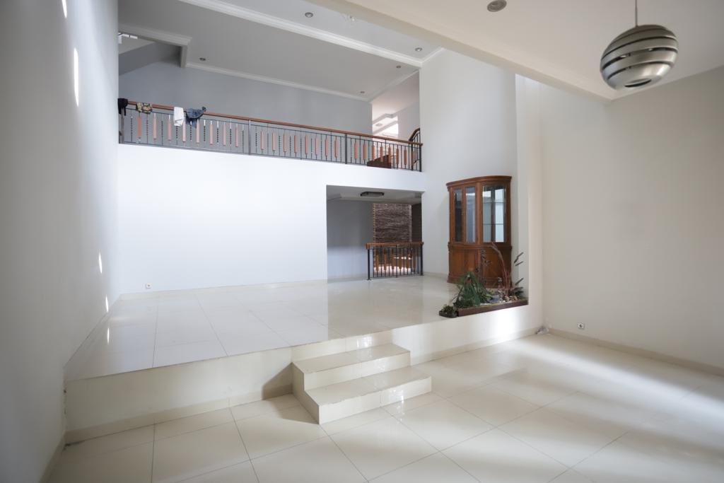 Jual Sewa Rumah Bisa untuk Kantor di Area Cilandak Dekat Citos