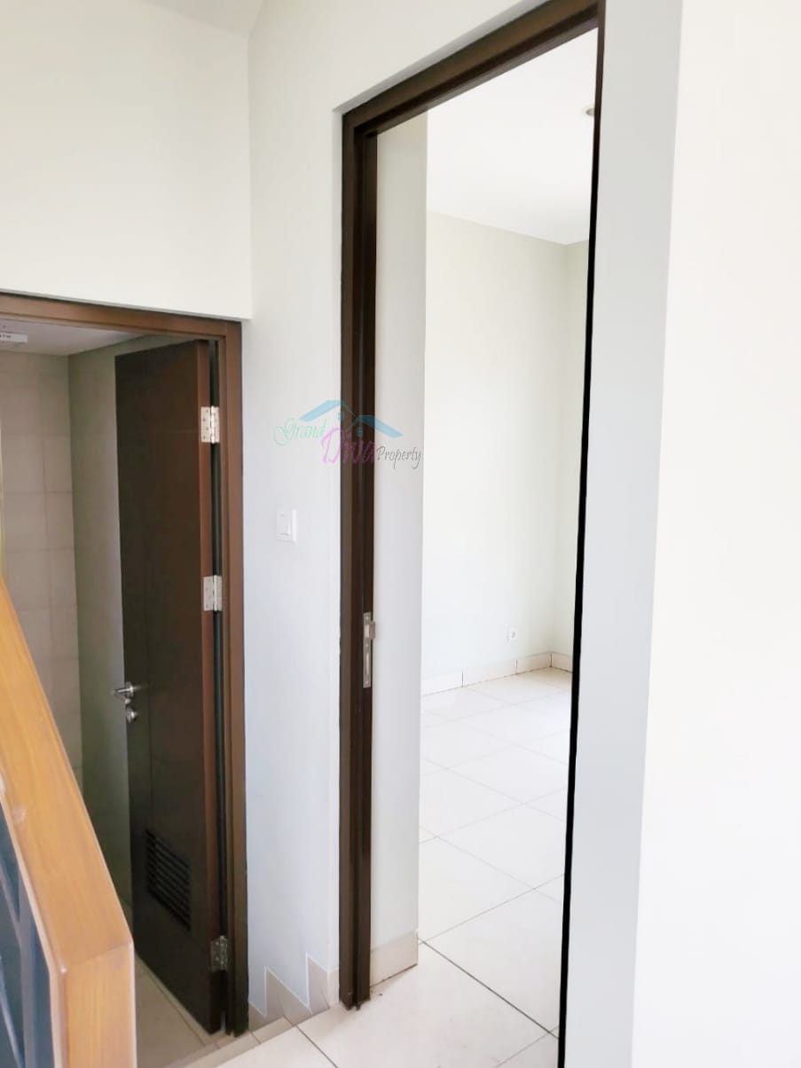 RUMAH DI CLUSTER SUMMARECON BEKASI