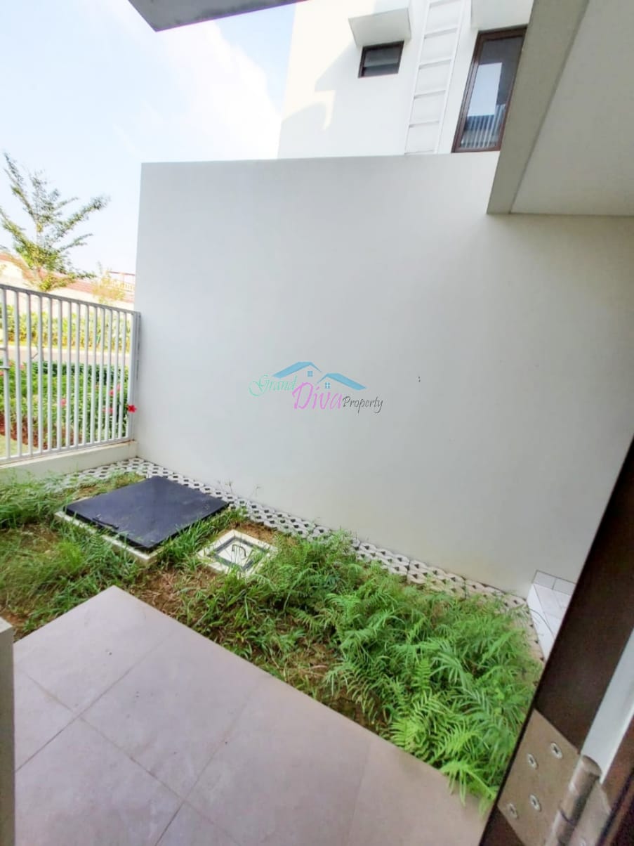 RUMAH DI CLUSTER SUMMARECON BEKASI
