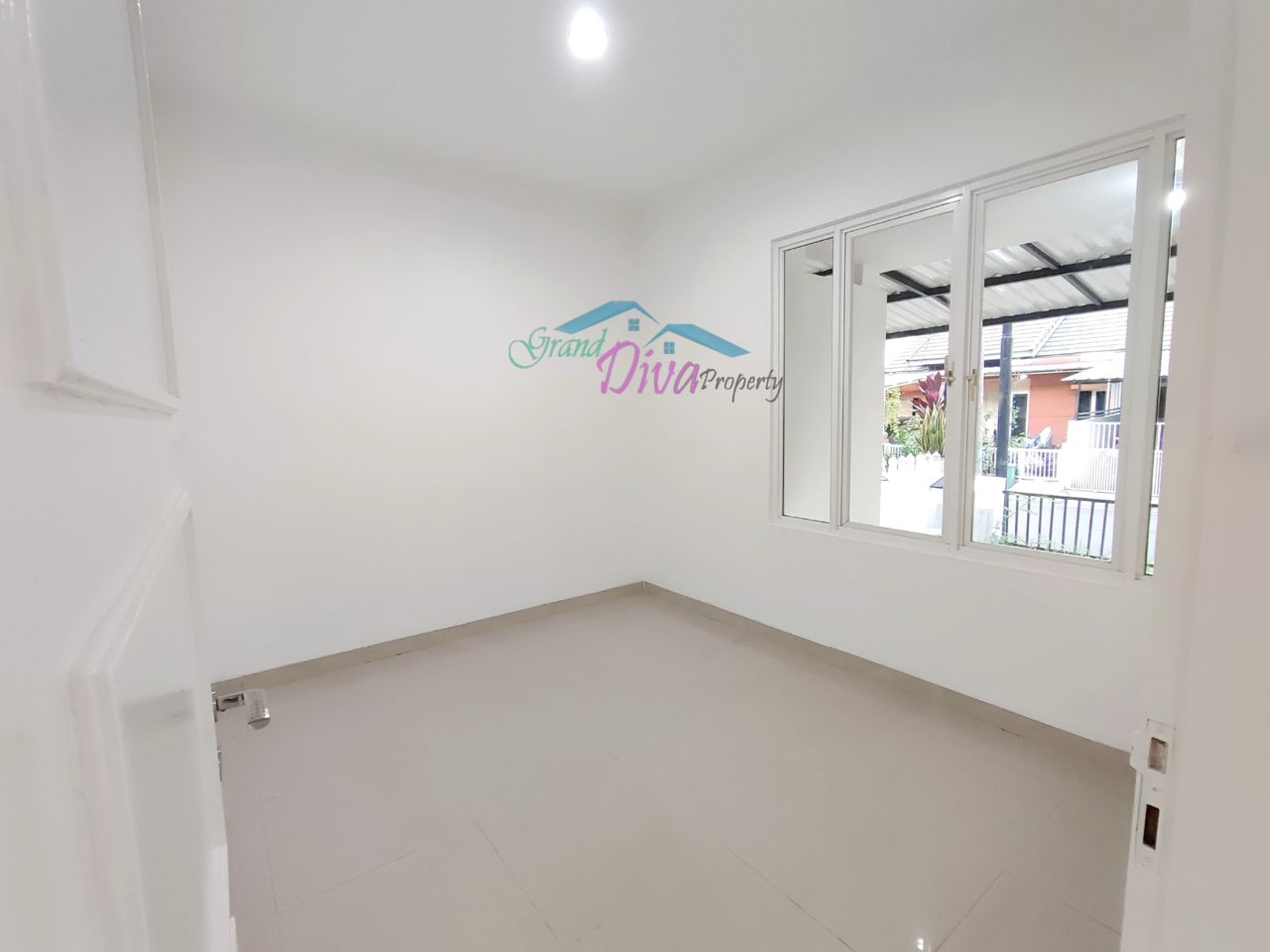 RUMAH BAGUS BARU DI RENOVASI DI PERUM GRAND SERPONG RESIDENCE 2