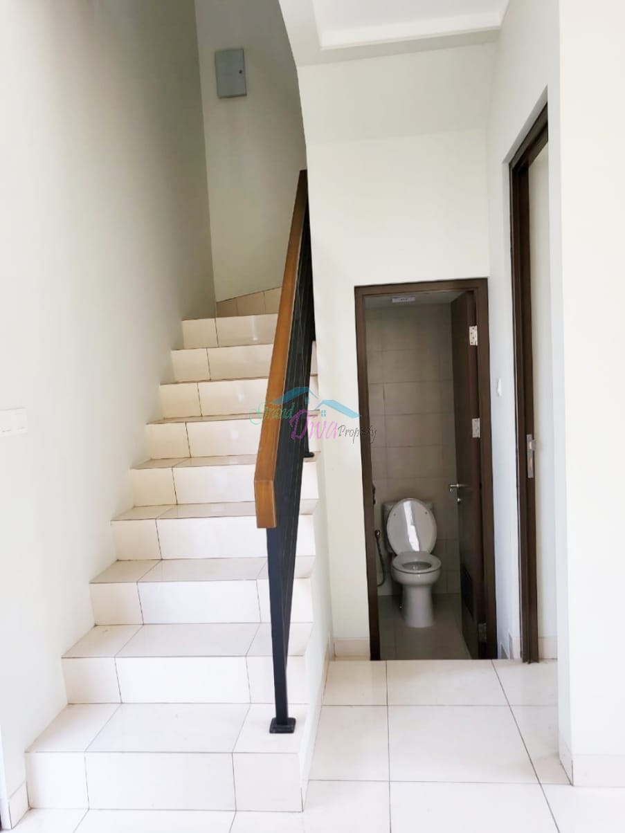 RUMAH DI CLUSTER SUMMARECON BEKASI