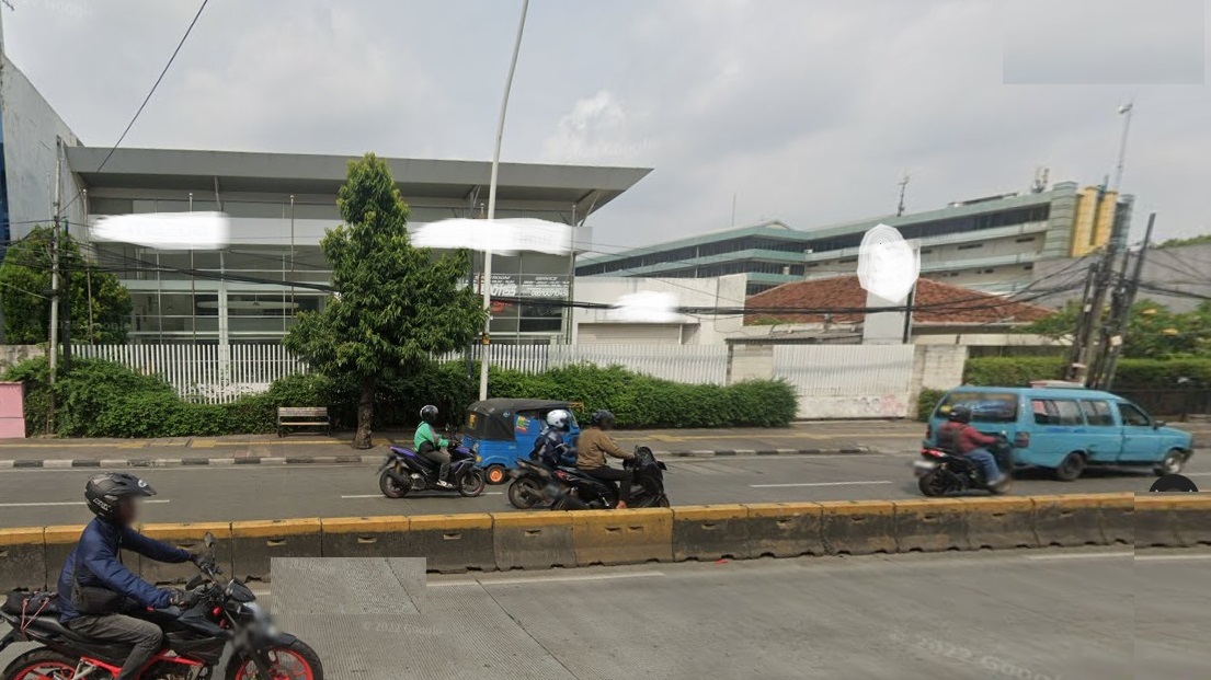 Dijual gedung 2 lantai x showroom di Jatinegara, Jakarta Timur