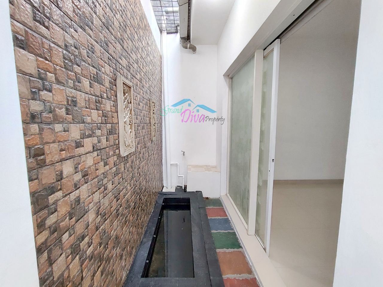 RUMAH BAGUS BARU DI RENOVASI DI PERUM GRAND SERPONG RESIDENCE 2