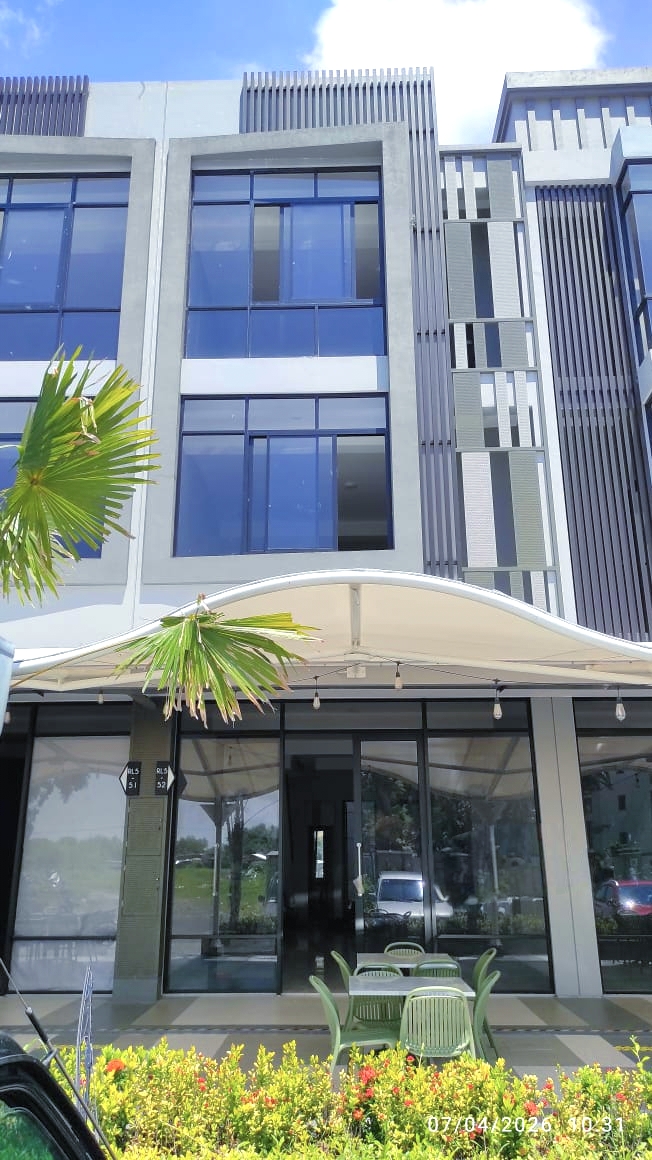 Sewa Ruko Beverly 3lt depan Hokky Supermaket, di Pakuwon City