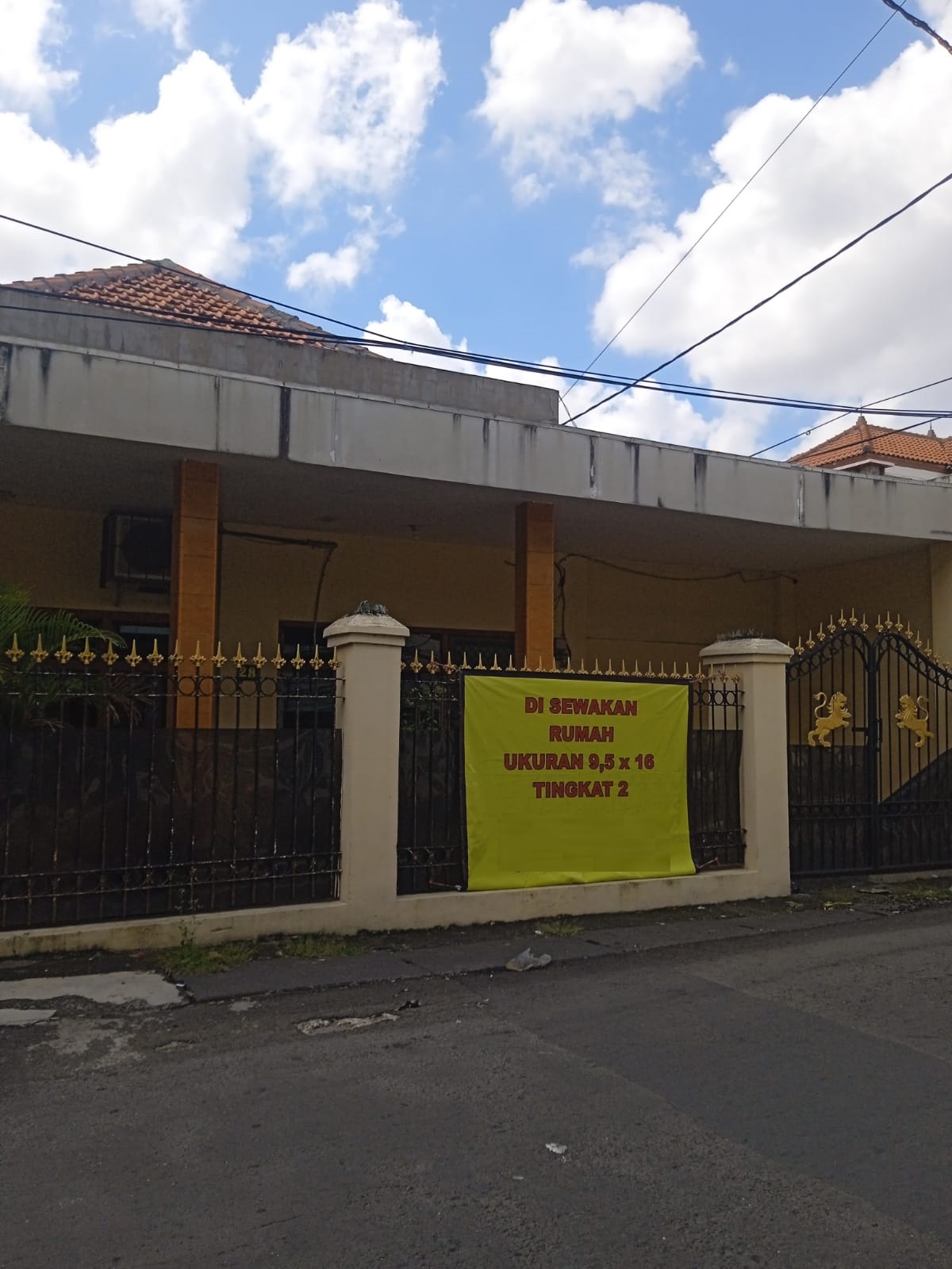 rumah disewakan kinibalu barat surabaya