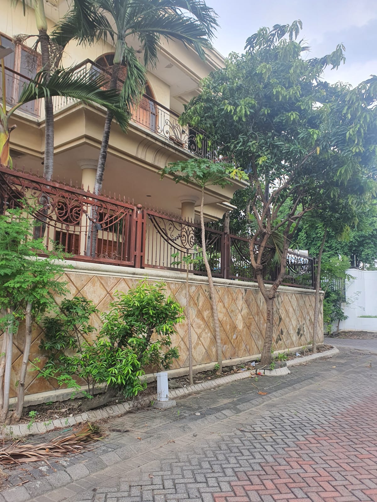 Jual Cepat!! Rumah Citraland Taman Internasional SHM 2 Lt Siap h