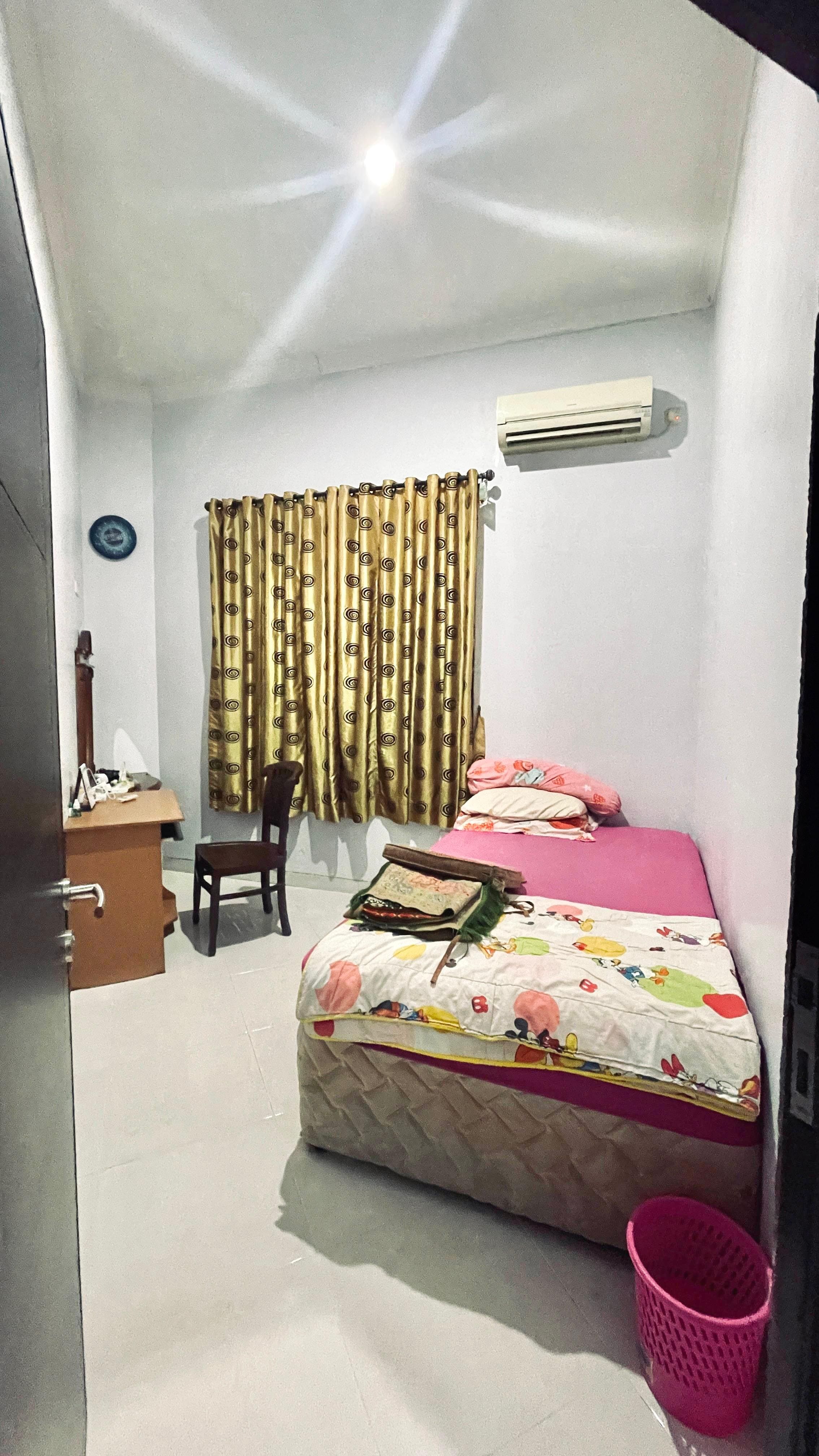 RUMAH BAGUS SEMIFURNISH DI KEMANG PRATAMA MURAH LOKASI BAGUS