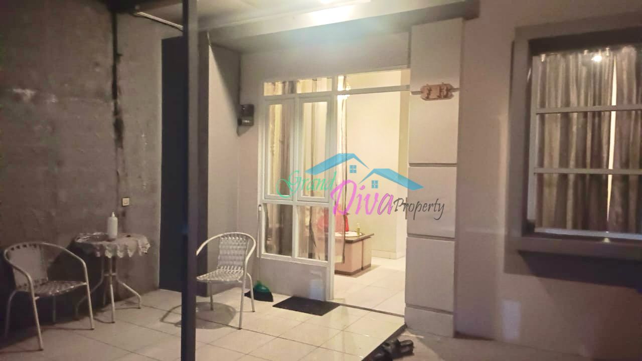 RUMAH FURNISHED DI KOMPLEK GREEN VALLEY RESIDENCE BANDUNG
