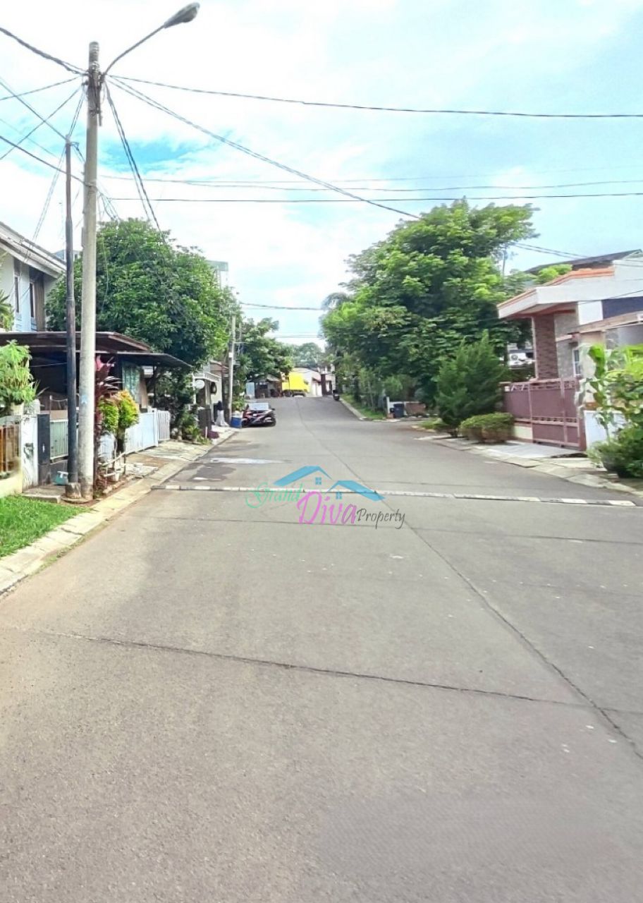 RUMAH BAGUS BARU DI RENOVASI SIAP HUNI DI PERUM GRAND SERPONG